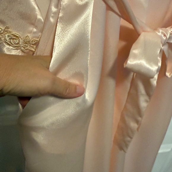 NWT Vintage Dentelle Pink Satin Long Robe Rose Lace Trim Size Large Deadstock - Picture 10 of 13